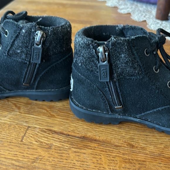 UGG Australia Girls Bootie with side Zipper size 7 - Picture 11 of 15